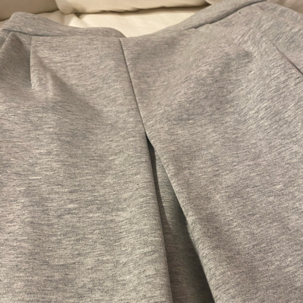 Grey pleated skirt - Picture 3 of 7